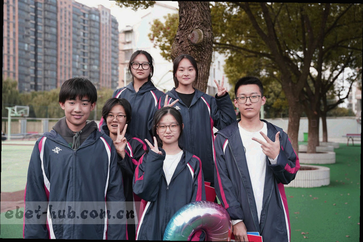 三个直角步骤块由细线箭头依次连接，分别标注一、二、三，示意从打开入口到选定产品线的完整路径